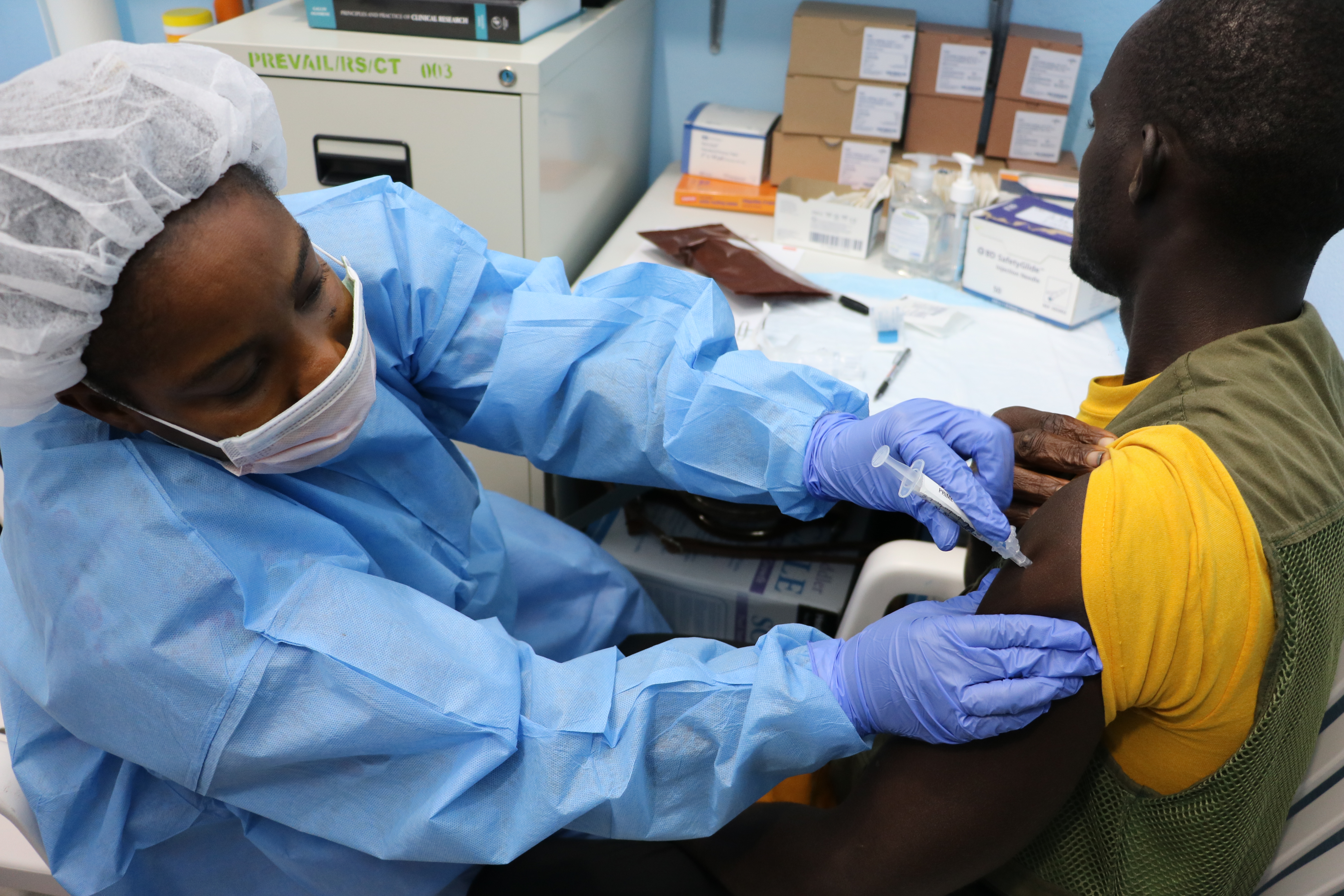 Ebola: New trial launched in West Africa to evaluate three vaccination strategies